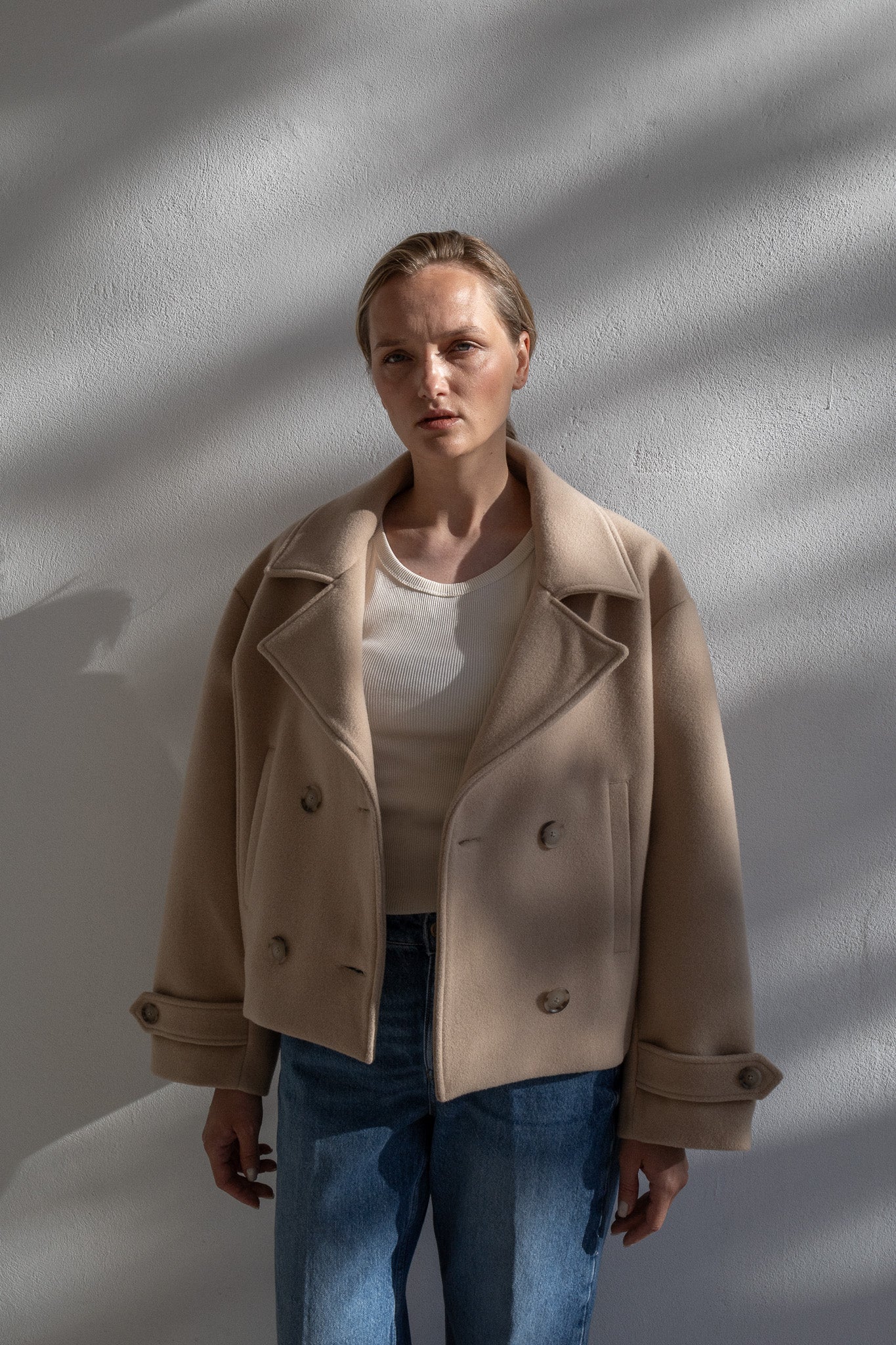 SHORT COAT | LIGHT BEIGE